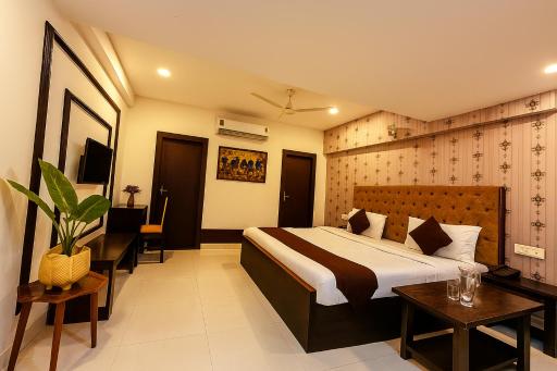 Hotel Deendayal - Housity