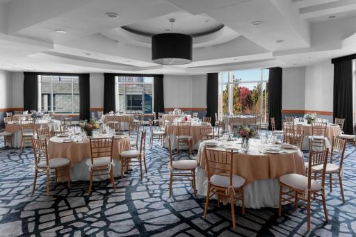 Le Meridien Boston Cambridge - Housity