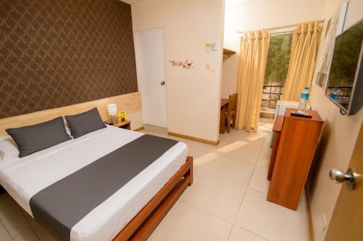 Hotel La Coruña - Housity