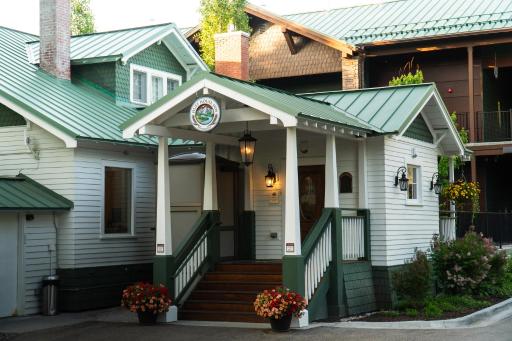 Huff House Inn and Cabins - Housity
