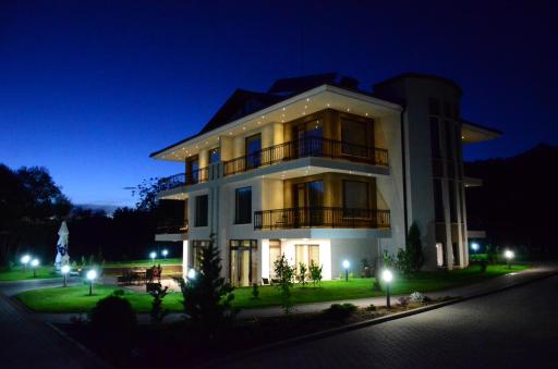 Guesthouse Green Fields - Housity