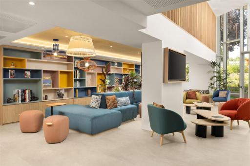 Hampton By Hilton Paris Charles De Gaulle Airport - Housity