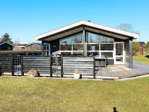 6 person holiday home in Hadsund - Housity