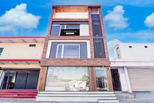 Hotel Goverdhan Inn - Housity