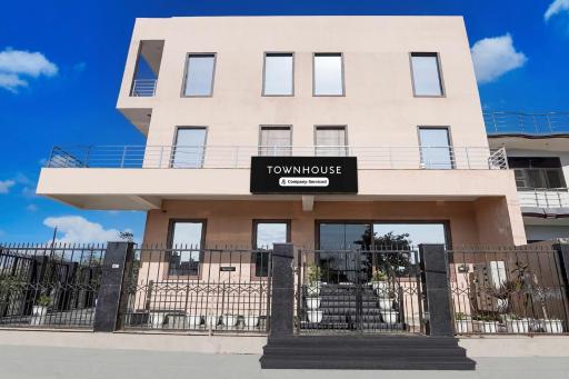 OYO The Royal Empire - Housity