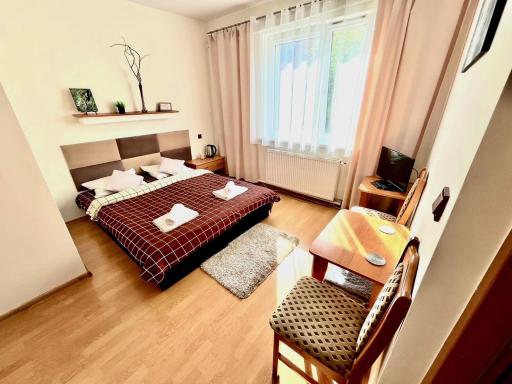 Pod Jarzębiną - Housity