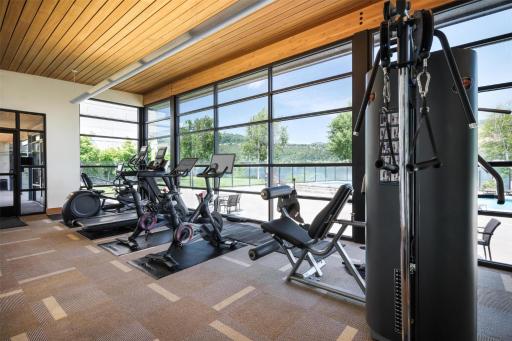 Best Western Plus Hood River Inn - Housity