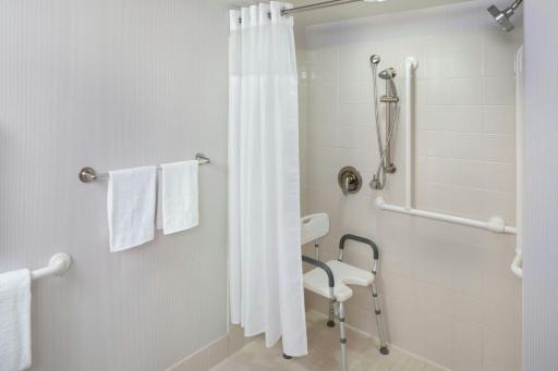 Courtyard by Marriott Miami Airport - Housity