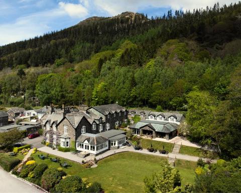Lyzzick Hall Hotel - Housity