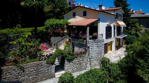 Apartment Dolores - Hizvo