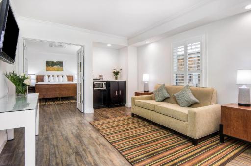 Aggie Inn, an Ascend Collection Hotel - Housity