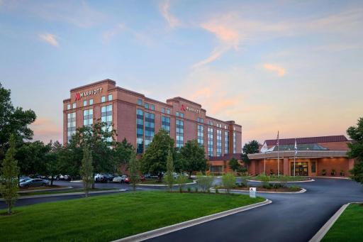 Chicago Marriott Northwest - Housity