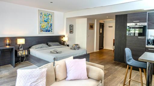 Flat Moliere - Housity