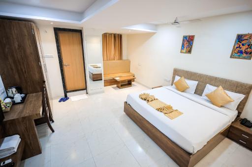 Hotel Konark- Vijay Nagar - Housity