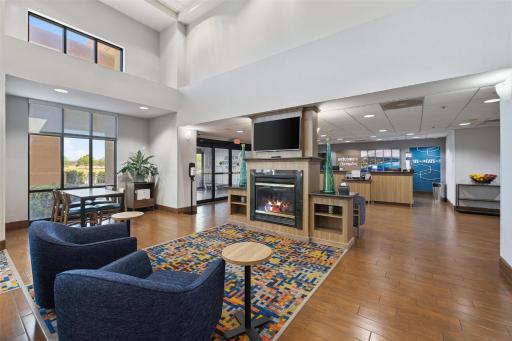 Hampton Inn & Suites Madera - Housity