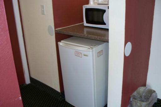 Budget Inn & Suites - Housity