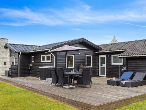 Holiday Home Kalevi - 900m from the sea in Lolland- Falster and Mon by Interhome - Housity