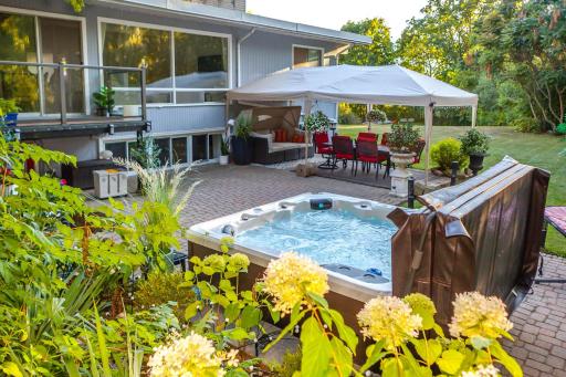 Nature Oasis BarMar 2BR Suite in Dundas close to Webster Falls - Housity