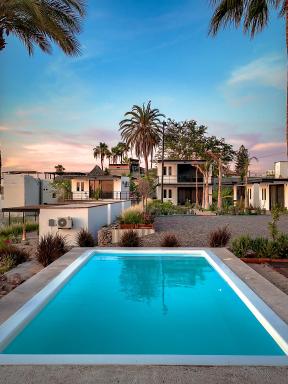 InHouse Glamping Hotel La Paz - Housity