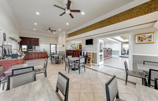 Quality Inn Long Beach - Signal Hill - Housity