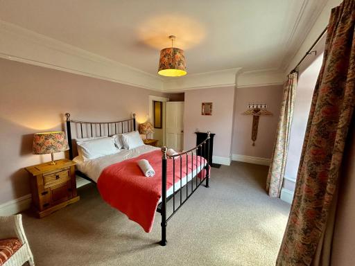 Victorian Town House Shrews - Housity