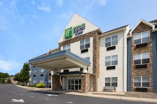 Holiday Inn Express & Suites Wyomissing, an IHG Hotel - Housity