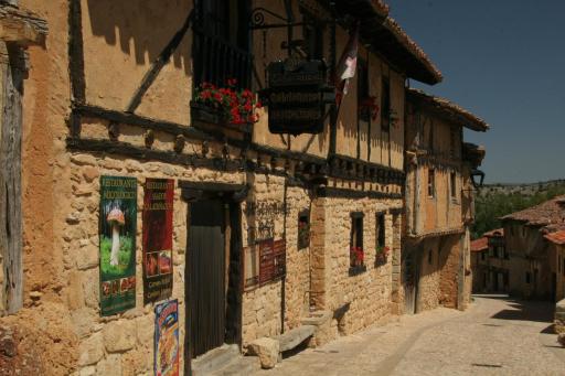 Hotel Rural Calatañazor - Housity