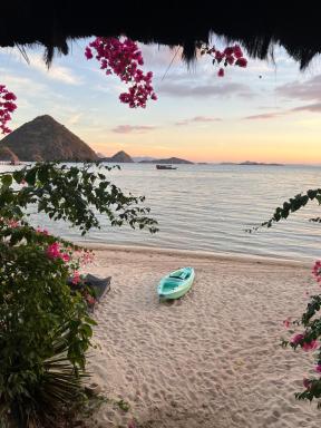 Waecicu Eden Beach Hotel - Housity