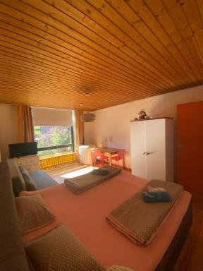Exklusive Ferienwohnung MIRO 25 m² in ruhiger Lage - Hizvo
