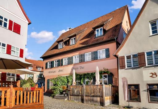 Artistique Hotel - Housity