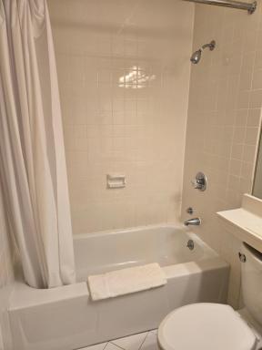 Amsterdam Hotel - Housity
