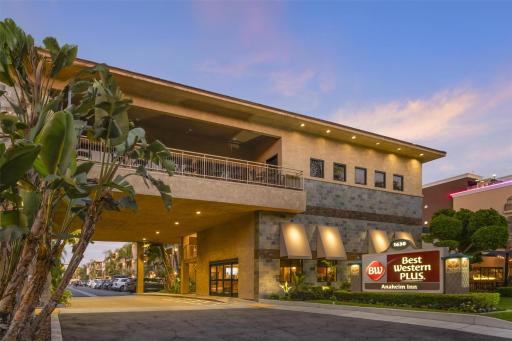 Best Western Plus Anaheim Inn - Housity