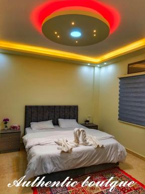 Authentic boutique - Housity