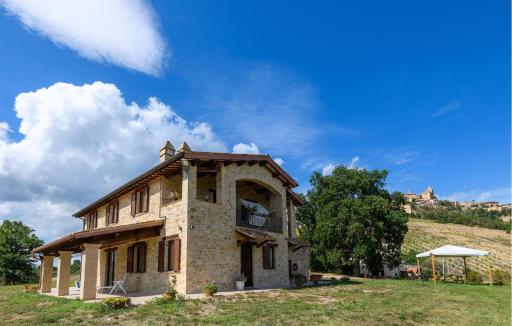 3 Bedroom Lovely Home In Montedinove - Housity