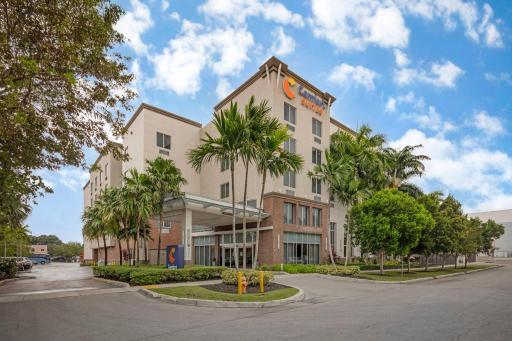 Comfort Suites Miami Airport North - Housity