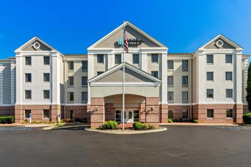 MainStay Suites Roanoke Airport - Housity