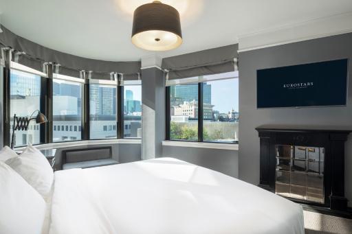 The Boxer - Housity