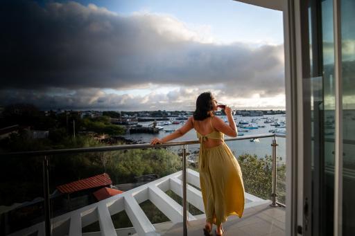 SeaSide Hotel - Housity