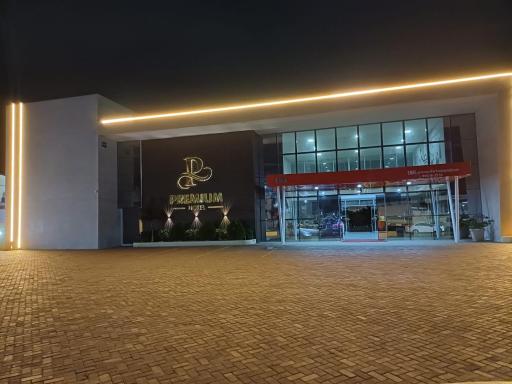 Premium Hotel - Housity