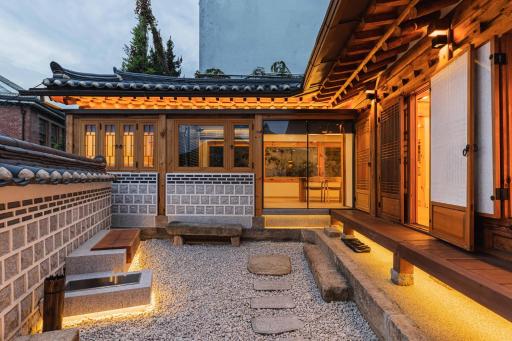 Luxury Hanok Seochon Stay - Housity