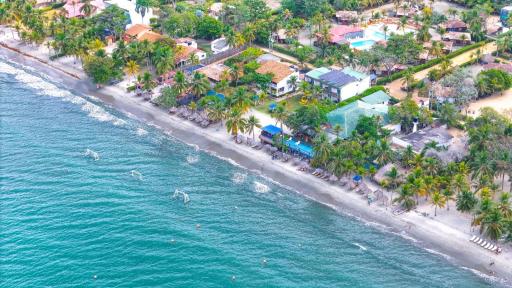 Beachfront · Private Beach Hotel Camino Verde - Housity
