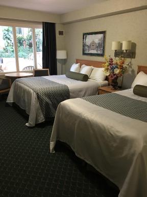 Travelodge by Wyndham Winnipeg East - Housity