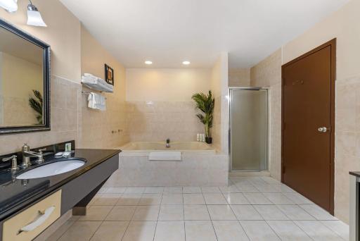 Quality Inn - Niagara Falls Blvd - Housity