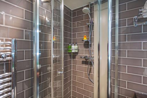 The Warwick Arms Hotel - Housity