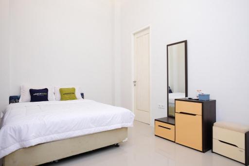 Urbanview Hotel Trisna Tulungagung - Housity