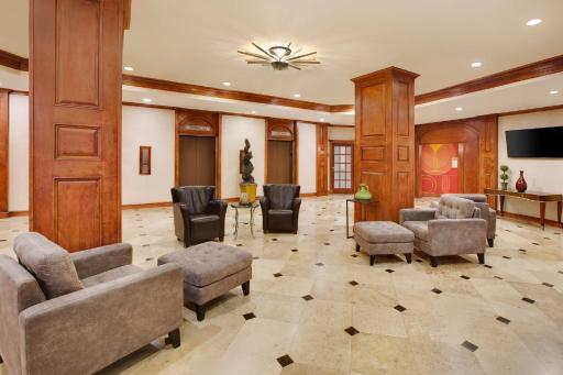 Holiday Inn Dallas Market Center, an IHG Hotel - Housity