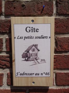 Les Petits Souliers - Housity