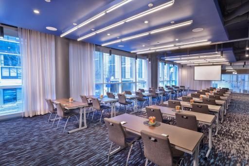 Aloft Chicago Mag Mile - Housity