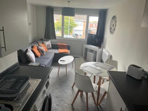 Apartment in Rugeley Trades and Visitors to Cannock Chase - Housity