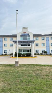 Baymont by Wyndham Kingdom City - Housity
